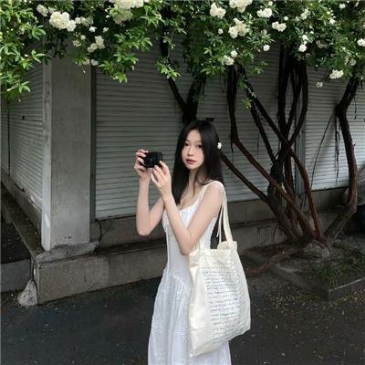 热与尘 在线观看封面